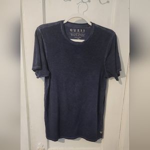 GUESS T-Shirt Size Small